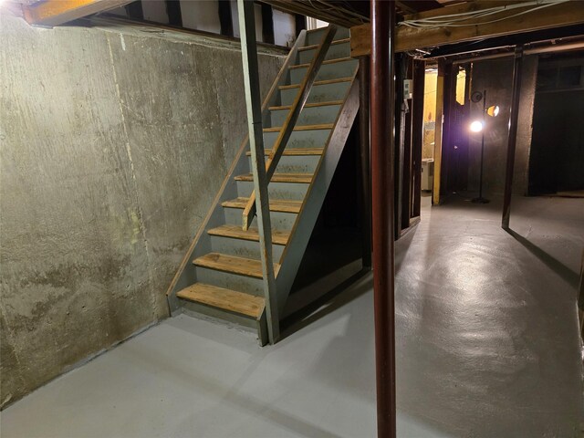 18 Laura Ct, Nesconset, NY 11767 - unfinished below grade area with stairway