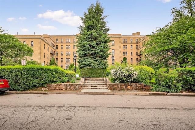 43 Calton Rd Unit 4J, New Rochelle, NY 10804 - view of apartment building / complex