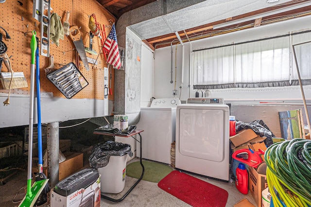 9 Laurie Rd, Brentwood, NY 11717 - laundry room featuring washer and clothes dryer