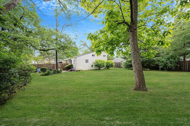 9 Laurie Rd, Brentwood, NY 11717 - view of fenced backyard