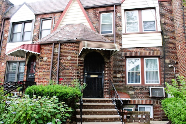 105-04 87th St, Ozone Park, NY 11417 - photo 1