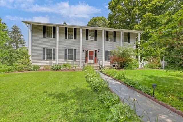 8 Mueller Mountain Rd, Putnam Valley, NY 10579 - view of front of home featuring a front yard