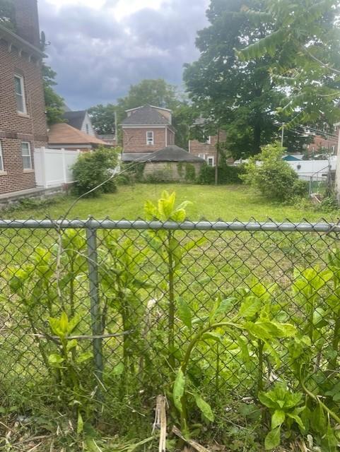 210 E 237th St, Bronx, NY 10470