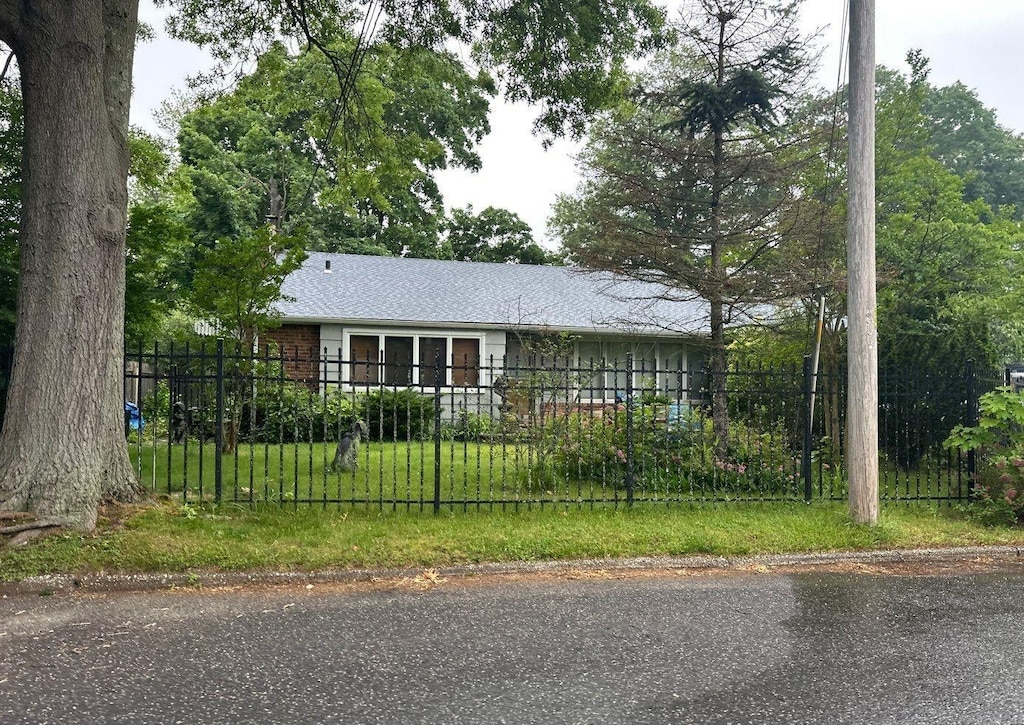 15 Glenwood Ln, Huntington, NY 11743 - photo 1