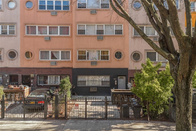 1180 Sherman Ave, Bronx, NY 10456 - view of property featuring a fenced front yard