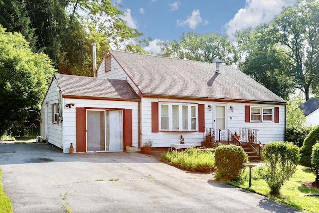 38 Wilson St, Middletown, NY 10940 - view of front of house featuring a shingled roof