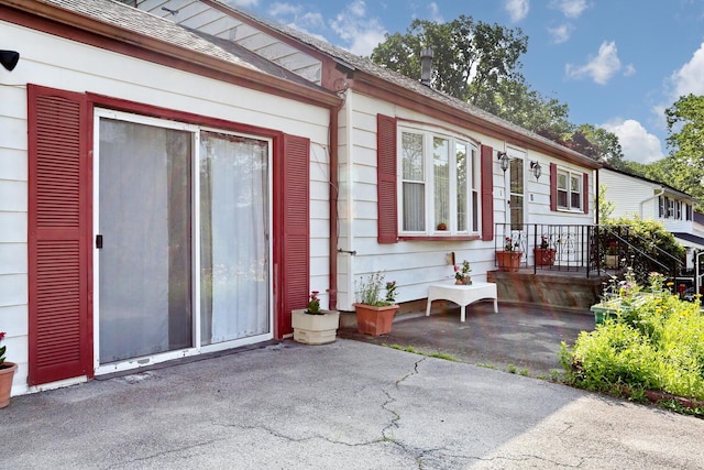38 Wilson St, Middletown, NY 10940 - doorway to property with a patio