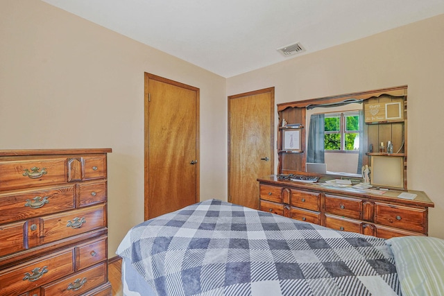 21 Spectacle Lake Dr, Smithtown, NY 11767 - bedroom with a closet