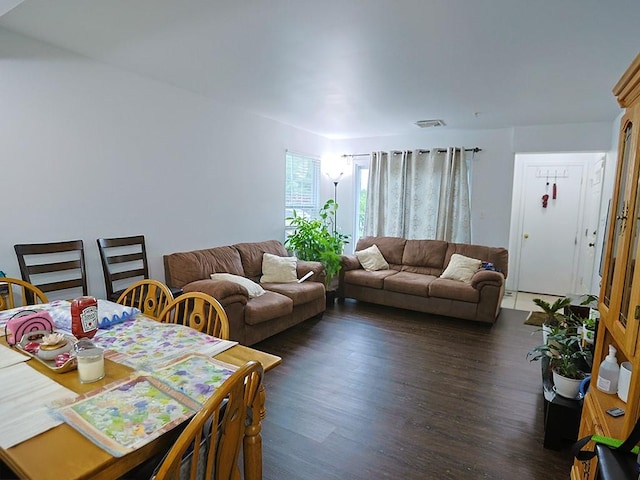 147 Ruth Ct, Middletown, NY 10940 - living area with wood finished floors