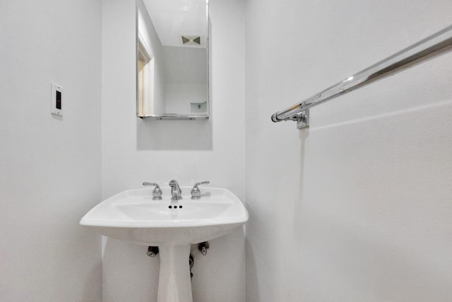 80-04 Cowles Ct, Middle Village, NY 11379 - view of bathroom