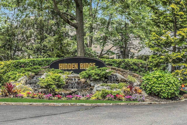147 The Knl, Syosset, NY 11791 - view of community sign