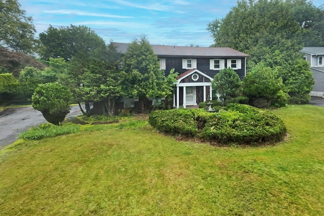 8 Macintosh Ln, Monsey, NY 10952 - view of front of home with a front lawn
