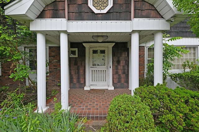 8 Macintosh Ln, Monsey, NY 10952 - property entrance