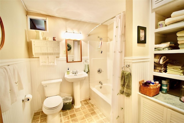 240 Trout Brook Rd, Roscoe, NY 12736 - full bath with wainscoting, shower / bath combo, and a decorative wall