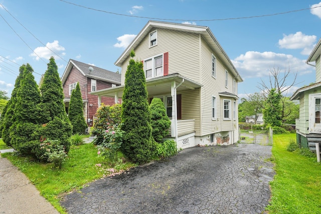 334 Union Ave, Peekskill, NY 10566 - view of front facade featuring a porch