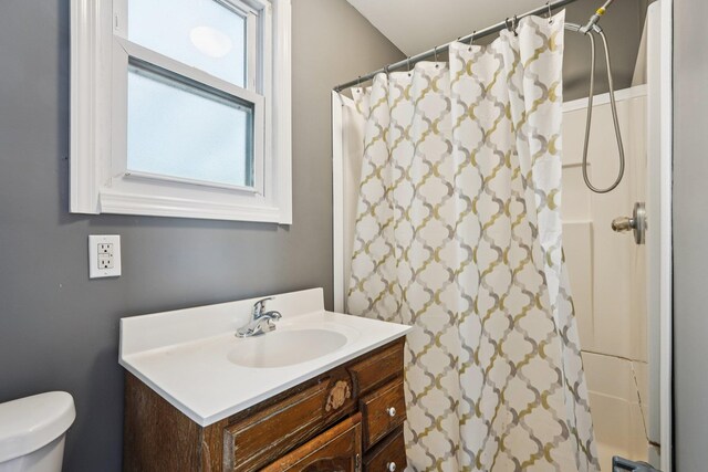 334 Union Ave, Peekskill, NY 10566 - bathroom with vanity and a shower with shower curtain