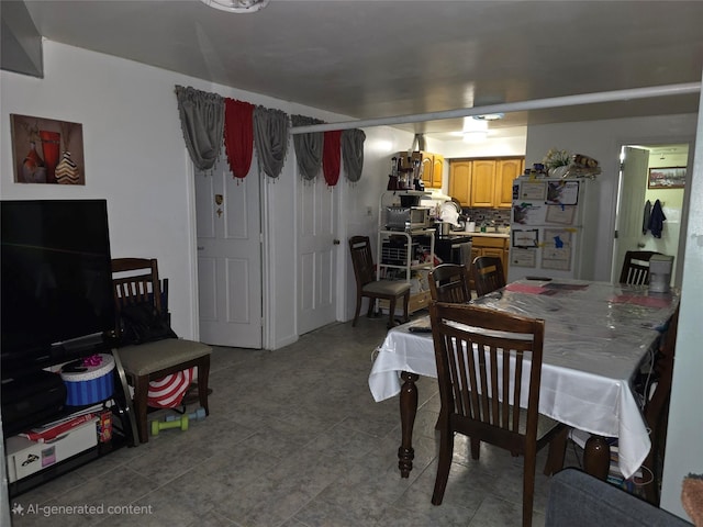 7622 60th Ln, Glendale, NY 11385 - view of dining space