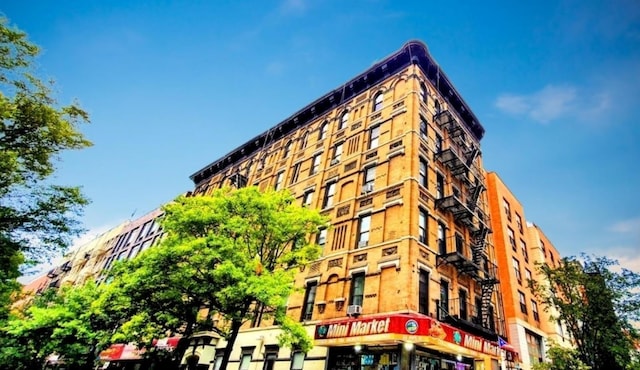 327 E 3rd St Unit 2A, New York Manhattan, NY 10009 - view of apartment building / complex