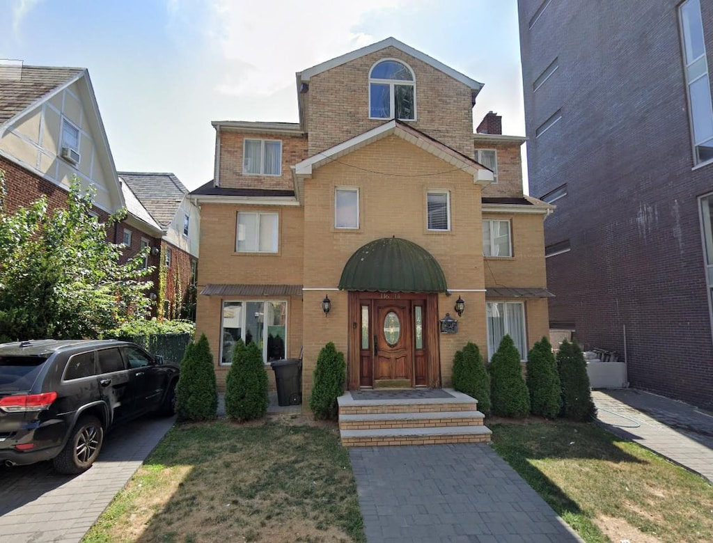 116-14 Grosvenor Ln, Kew Gardens, NY 11418 - photo 1
