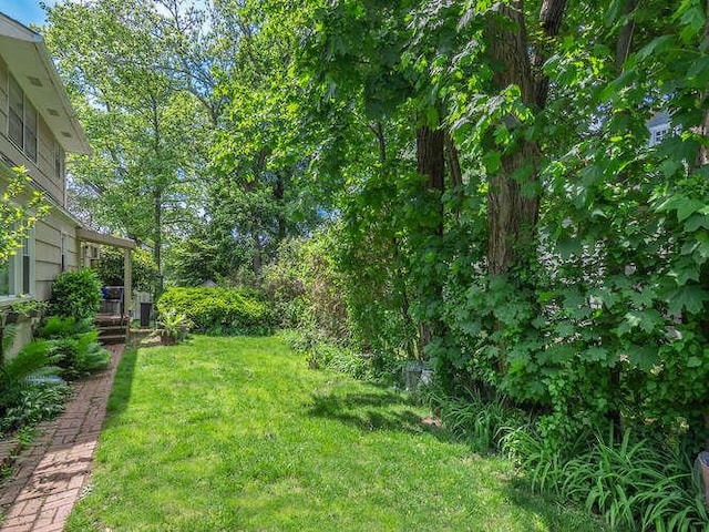44 Glenwood Rd, Glen Head, NY 11545 - view of grassy yard