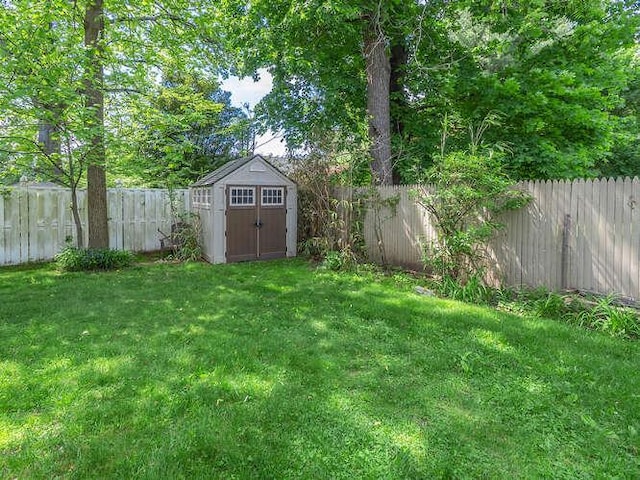 44 Glenwood Rd, Glen Head, NY 11545 - view of yard