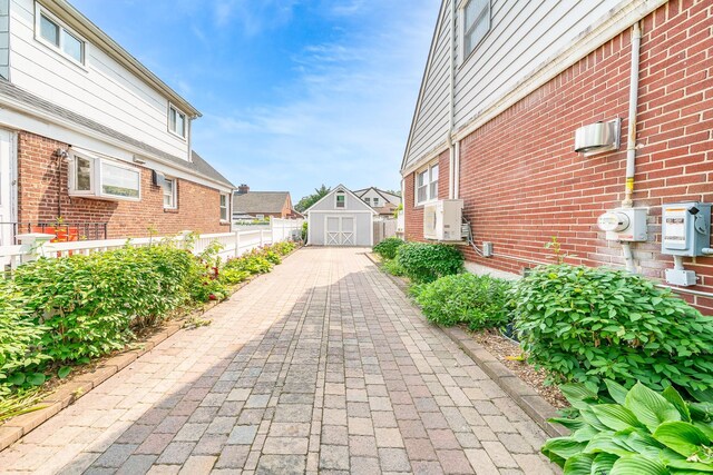 136 Wardwell Rd, Mineola, NY 11501 - photo 3