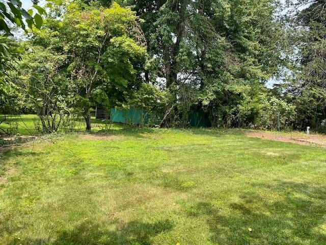 23 Elm St, Garnerville, NY 10923 - view of green lawn