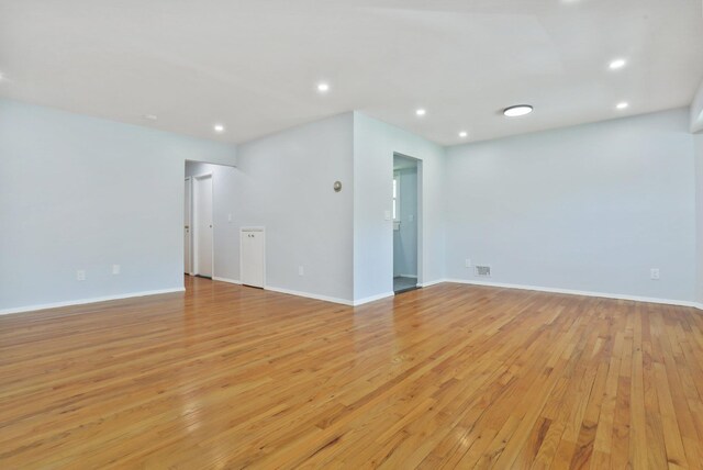 34 Warwick Pl Unit D, Yorktown Heights, NY 10598 - empty room featuring light wood-type flooring, recessed lighting, and baseboards