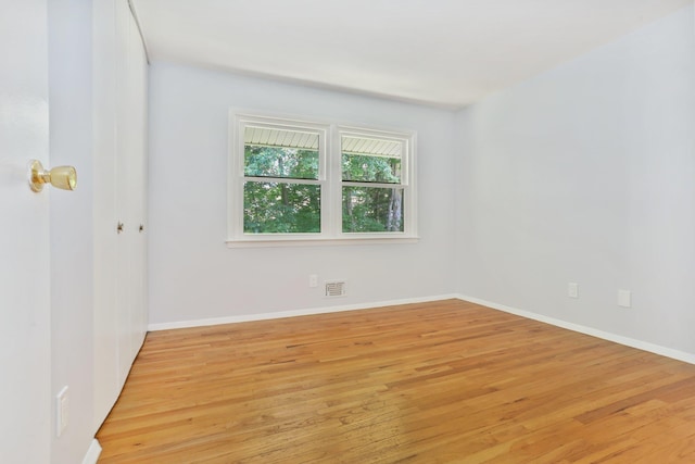 34 Warwick Pl Unit D, Yorktown Heights, NY 10598 - empty room featuring light wood-type flooring and baseboards