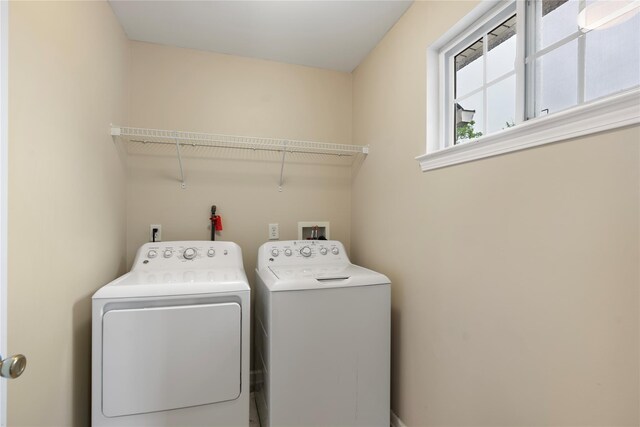 38 Woodside Knolls Dr, Middletown, NY 10940 - laundry area with washing machine and clothes dryer