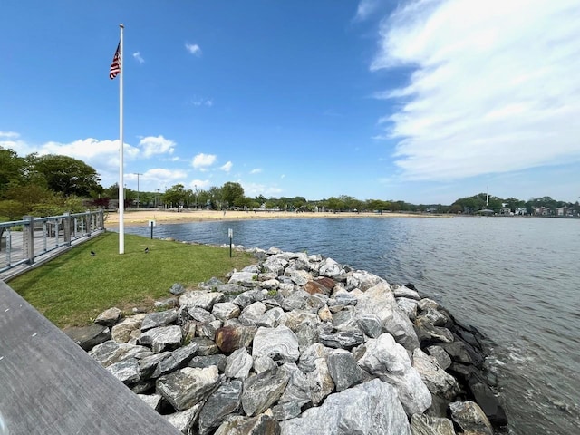 20 Oldwood Rd, Port Washington, NY 11050 - water view