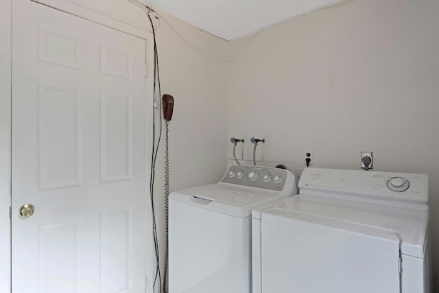 38 Sunset Dr, Brewster, NY 10509 - laundry area featuring independent washer and dryer