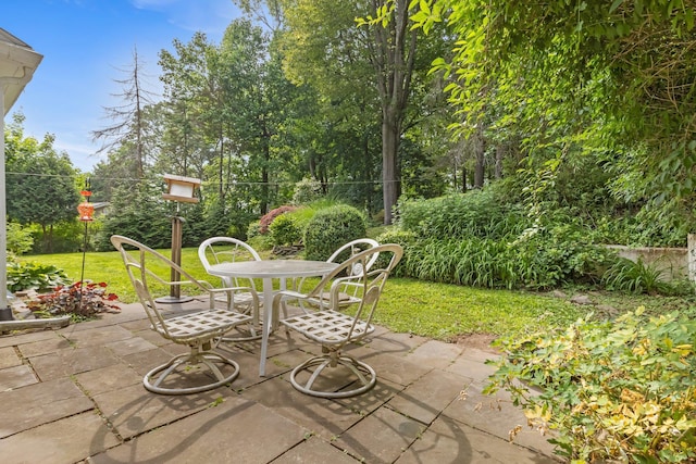 5 Ridgeview Dr, Pleasantville, NY 10570 - view of patio with outdoor dining area