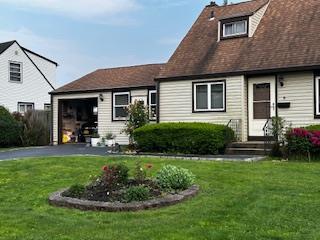 8 Hickory St, Central Islip, NY 11722 - photo 2