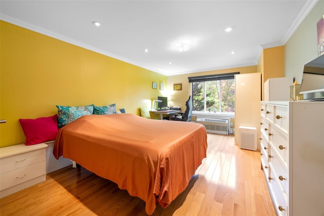 41 Wellington Ct Unit 1L, Staten Island, NY 10314 - bedroom featuring light wood-style floors, ornamental molding, recessed lighting, and a wall mounted AC