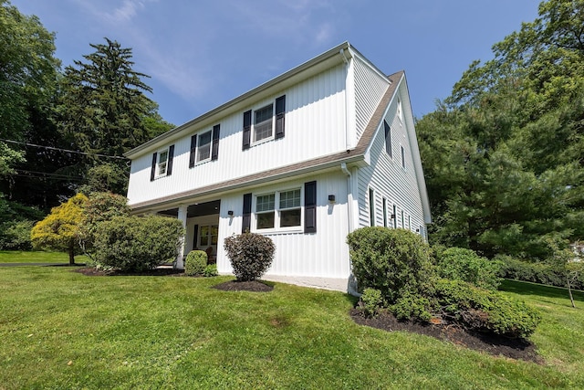 2022 Van Cortlandt Cir, Yorktown Heights, NY 10598 - traditional home featuring a front yard