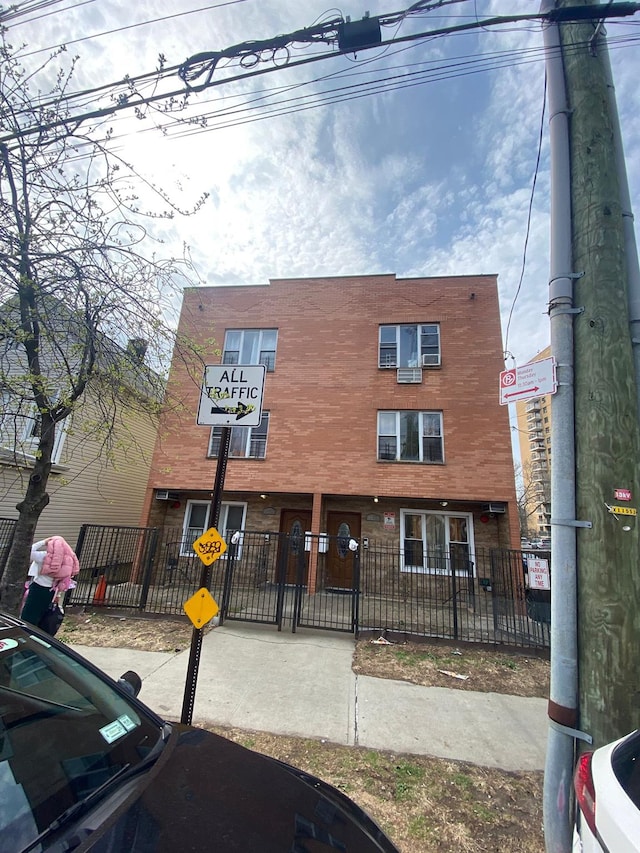 1459 Rosedale Ave, Bronx, NY 10460 - view of property with a fenced front yard