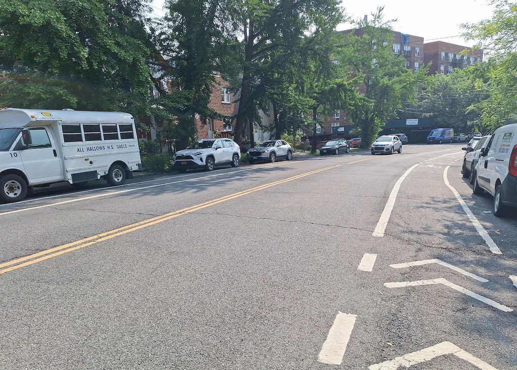 5730 Mosholu Ave Unit 6A, Bronx, NY 10471 - view of asphalt street