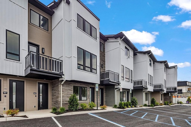 17 Union Rd Unit 208, Spring Valley, NY 10977 - view of property with uncovered parking