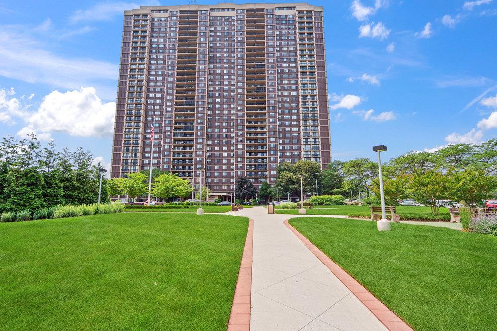 270-10 Grand Central Pkwy Unit 12-G, Floral Park, NY 11005 - photo 1