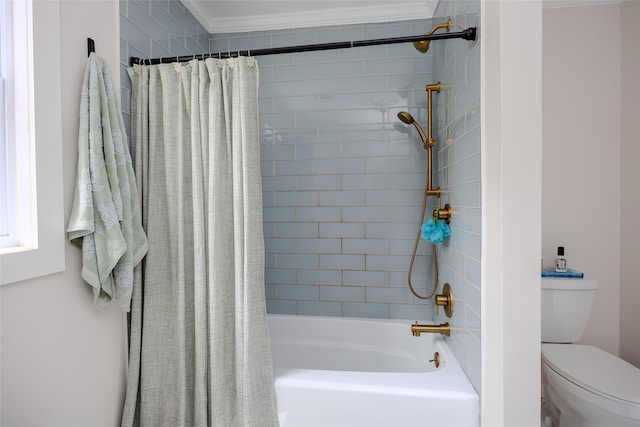 7 Long View Dr, Wading River, NY 11792 - full bath with shower / bathtub combination with curtain and crown molding