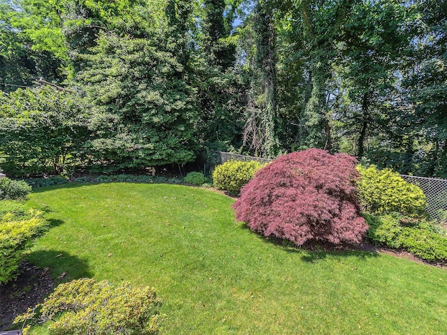 1 Barry Dr, Glen Cove, NY 11542 - view of yard