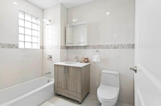 124-28 Queens Blvd Unit 10A, Kew Gardens, NY 11415