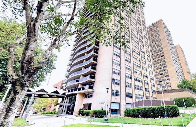 66-36 Yellowstone Blvd Unit 4F, Forest Hills, NY 11375 - view of building exterior