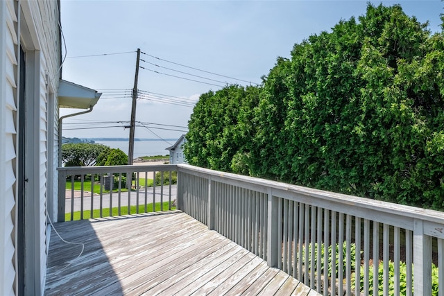 108 Kensington Oval, New Rochelle, NY 10805 - view of wooden deck