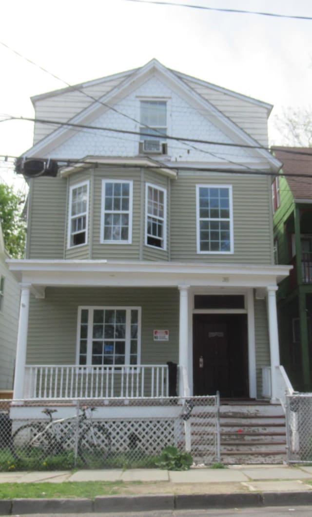 35 Carpenter Ave, Newburgh, NY 12550 - photo 2