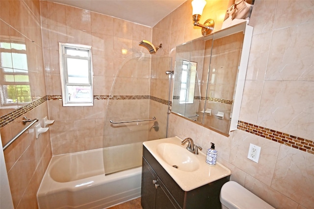 221 Middle Neck Rd Unit I-3, Great Neck, NY 11021 - full bath featuring tile walls, vanity, and shower / washtub combination