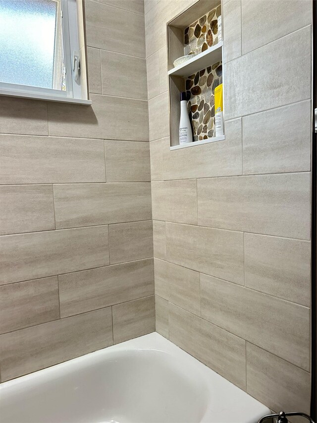 3 Malmac Ct, West Islip, NY 11795 - full bath with shower / bath combination