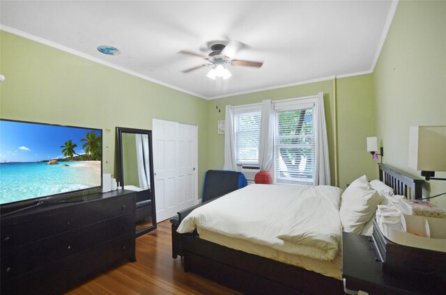 3070 Lasalle Ave, Bronx, NY 10461 - bedroom featuring ornamental molding, wood finished floors, a ceiling fan, and cooling unit