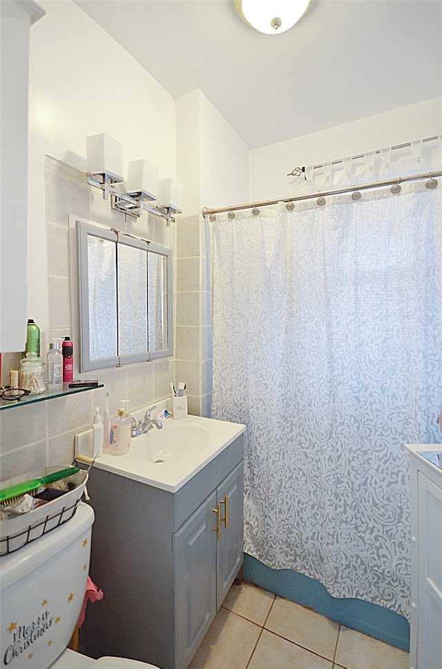 3070 Lasalle Ave, Bronx, NY 10461 - full bath featuring tile patterned flooring, vanity, and tile walls